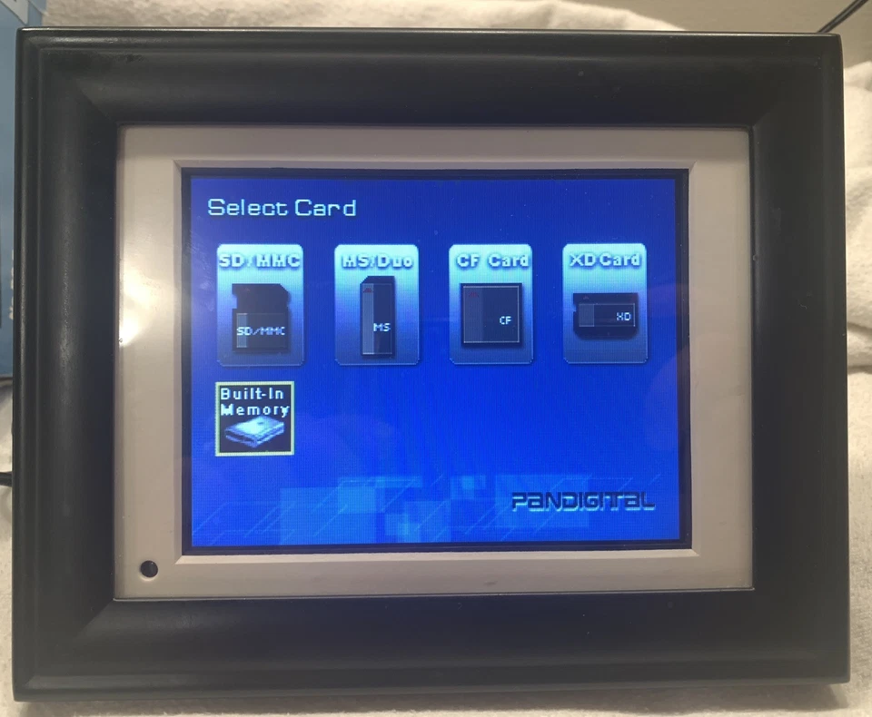 Pandigital Digital Photo Frame - 5.6" Tru Photo  w/ Remote 128MB holds 149 PICS - Image 2 of 4