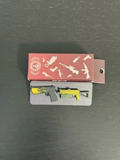 Deagle Blaze & PP Bizon Weapon Pins - Counter-Strike Perfect World Shanghai Pin