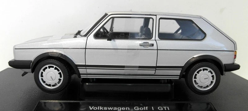 Welly 1/18 Scale Diecast 18039W Volkswagen Golf GTi Mk1 Silver - Image 2 of 4