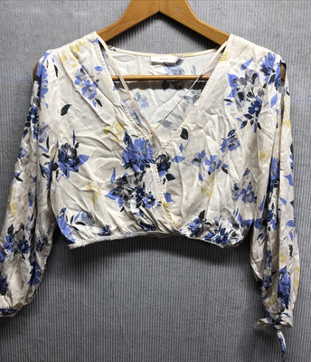 Lush Crop Blouse Size XL Cream Blue Floral Slit Sleeves