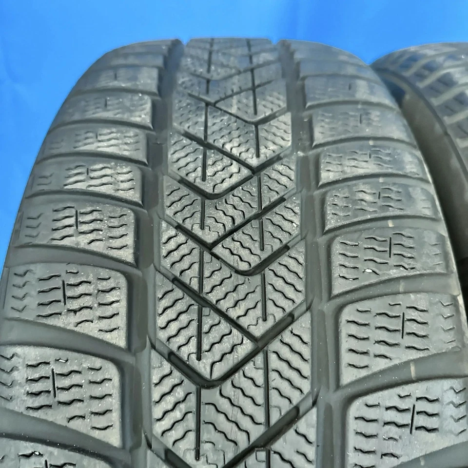 2x Winterreifen 245 45 R20 103V XL Pirelli Sottozero 3 * Runflat DOT 21 5.50 mm - Bild 2 von 3