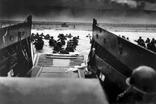 New 5x7 World War II Photo: U.S Solders Landing in France for D-Day Invasion