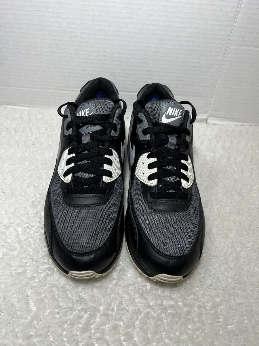 Nike Air Max 90 Essential Men's 9.5 Athletic Tennis Shoe Black