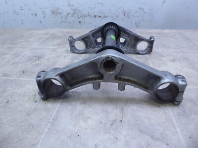 1987 Kawasaki ZX600 Ninja K449-4) triple tree steering stem clamp
