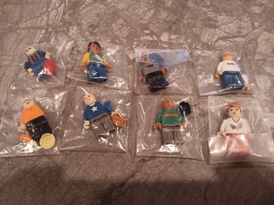K'nex 8 Figurines from Sawblade Thrill Ride- All 8 Brand New & Sealed