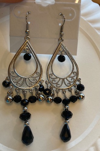 1990er nie getragen Piercing Silber Platte schwarze Akzente Piercing Chandelier Ohrringe