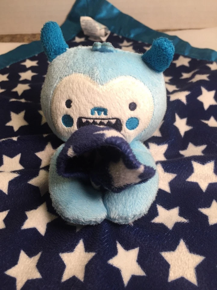 老式海军蓝怪物白色星星男宝宝安全毯爱缎 — 第 4/4 张图片