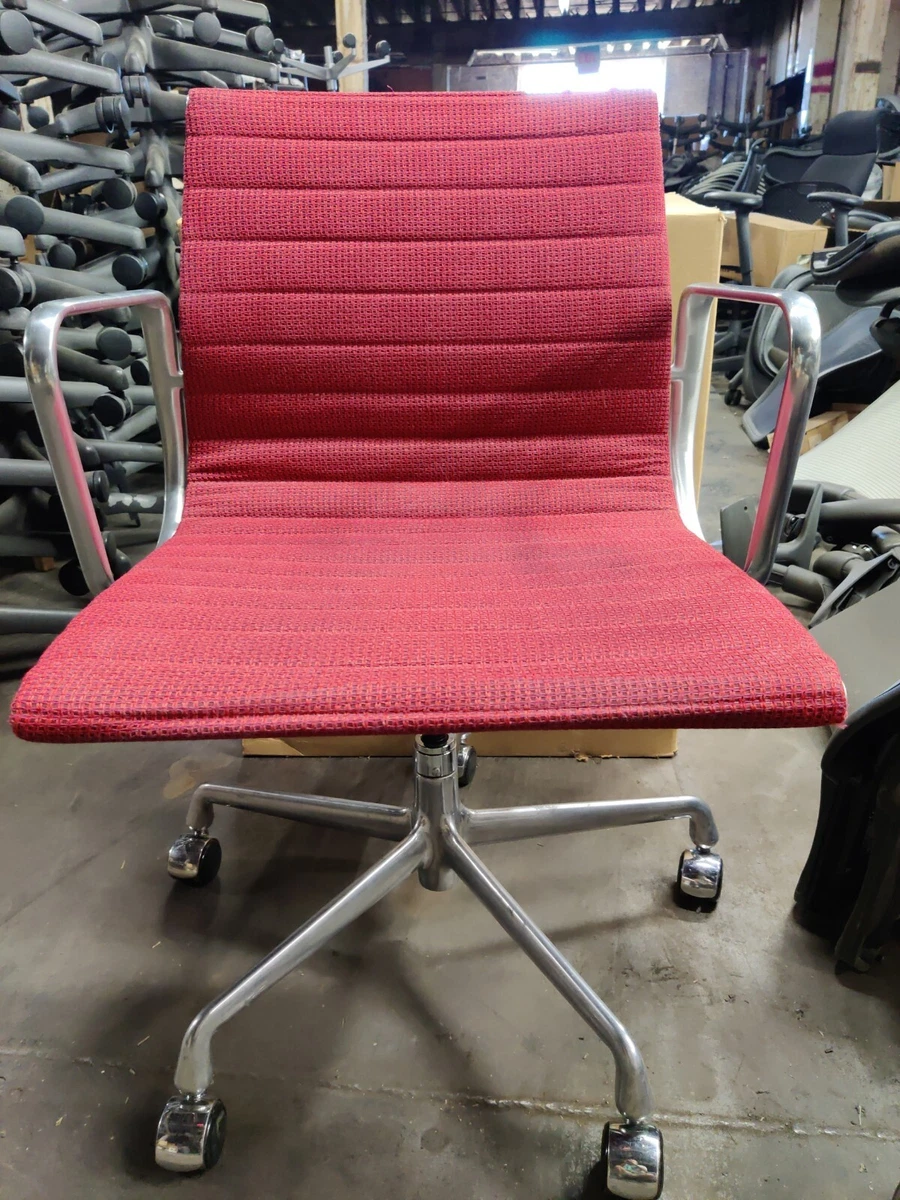 Sammenbrud leninismen bud Eames Herman Miller Executive Aluminum Group Desk Chair Red fabric w /  wheels | eBay