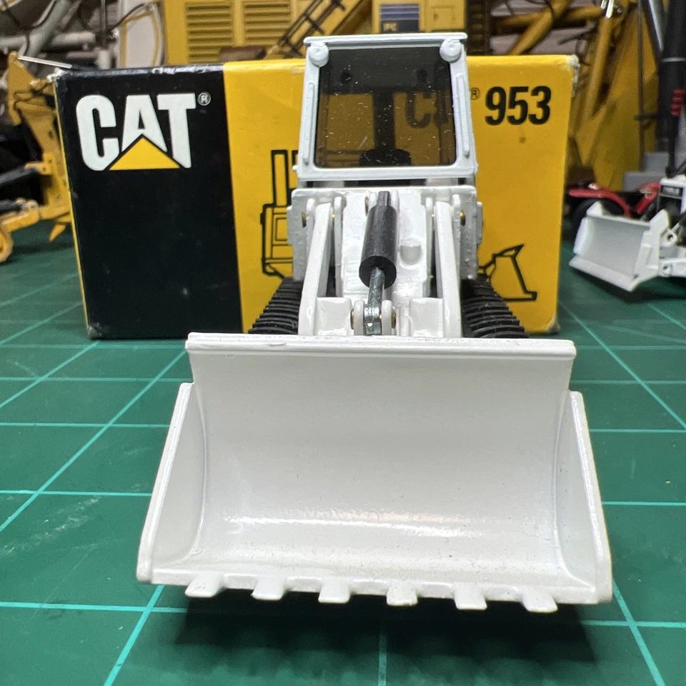 Caterpillar Cat 953B Track Loader - NZG 1:50 Scale Diecast #223 White - Image 4 of 4
