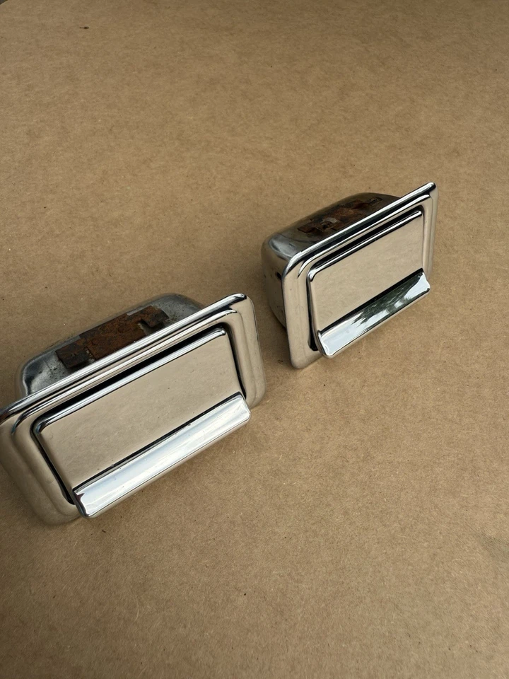 1967-1972 Chevy Chevelle Cutlass Impala Door Panel Arm Rest Rear Ash Tray GTO - Image 2 of 4