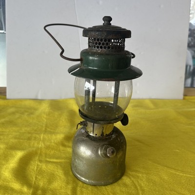 Vintage Coleman 242B Single Mantle Lantern -USA -date 6? Missing mantle holder 