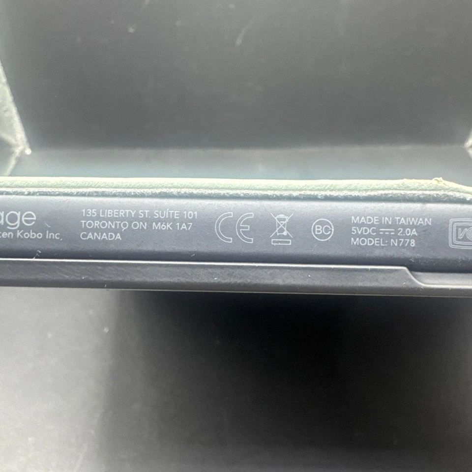 Kobo Sage N778 8" eReader 32GB Wi-Fi Bluetooth, PANTALLA AGRIETADA Foto 4 de 4