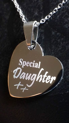 Personalisierte Silber Stahl Herz Charm Halskette Ihre Gravur, Weihnachtsgeschenk 