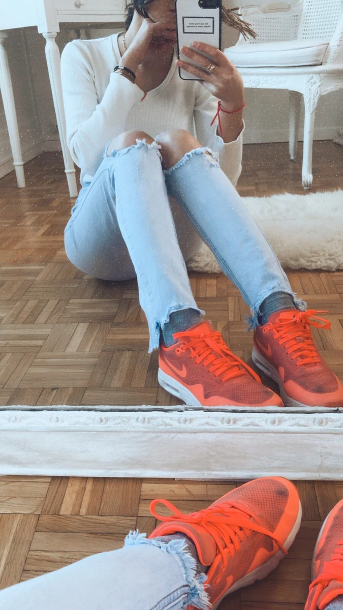 Basket Nike orange et blanche
