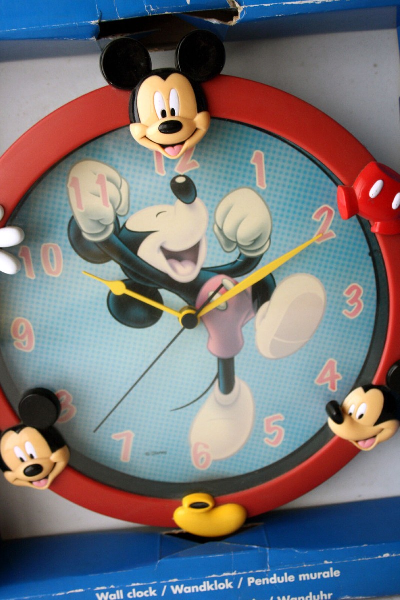 RARE VINTAGE 90's DISNEY MICKEY MOUSE WALL CLOCK 28cm/11