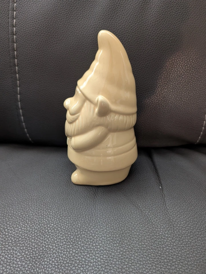 Gnomo de jardín Hampton Bay amarillo. Foto 2 de 4