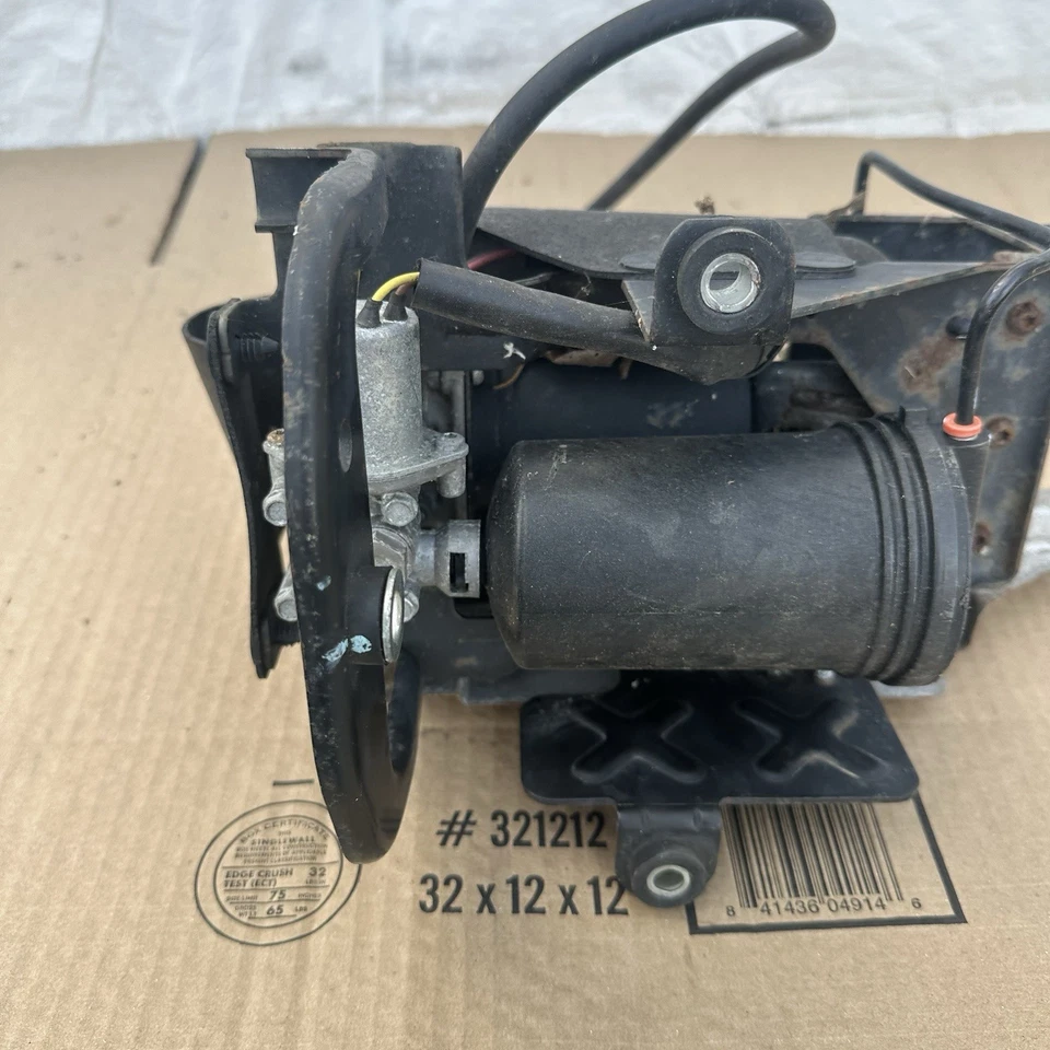Bomba compresora de suspensión neumática trasera Cadillac XTS 2013-2019 OEM #84355910 Foto 4 de 4