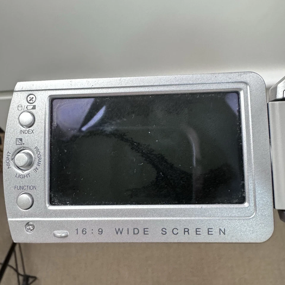 JVC Everio GZ-MG135AA Hard Disc SD Camcorder *PARTS / REPAIR BROKEN SCREEN* - Image 2 of 4