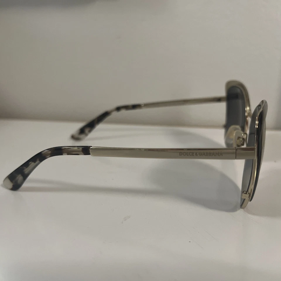 Gafas de sol vintage Dolce & Gabbana ojo de gato + estuche, negras/doradas Foto 3 de 4