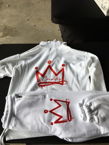 White jogger and hoodie set with zipper pockets good for cool temperature. - Picture 2 of 9