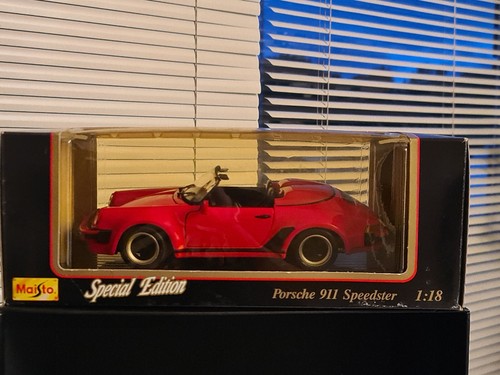 Maisto 1/18 Scale Boxed Diecast 31802 - Porsche 911 Speedster - Rare In Red