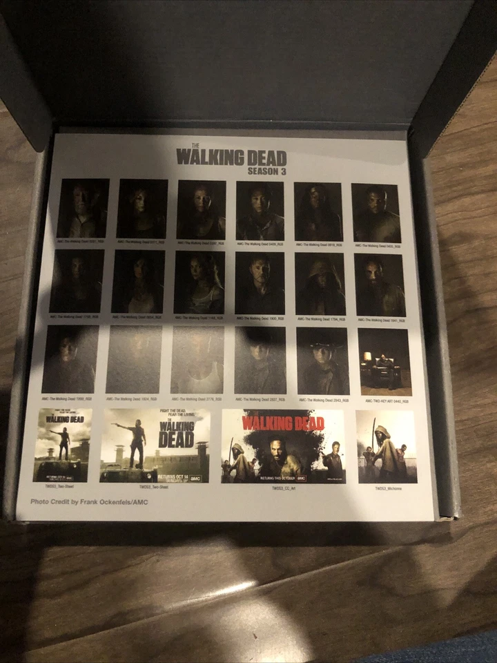 The Walking Dead Season 3 Press Kit With Exclusive Key - Image 4 of 4