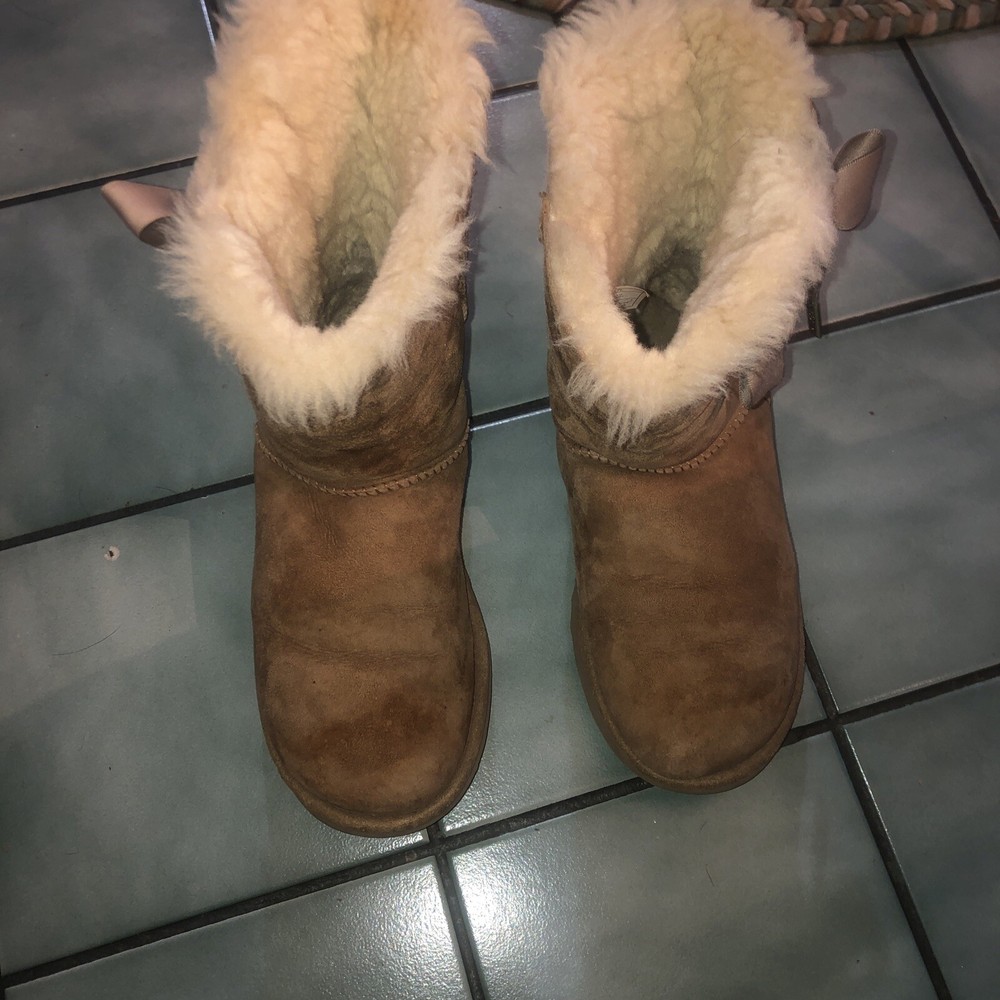 Uggs Boots womens 8 Chestnut s/n 1017531 side lace 9” High