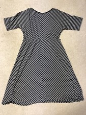 Torrid Women’s Plus Size 2 Black and Gray Dress V-Neck 3/4 Sleeve Tea Length