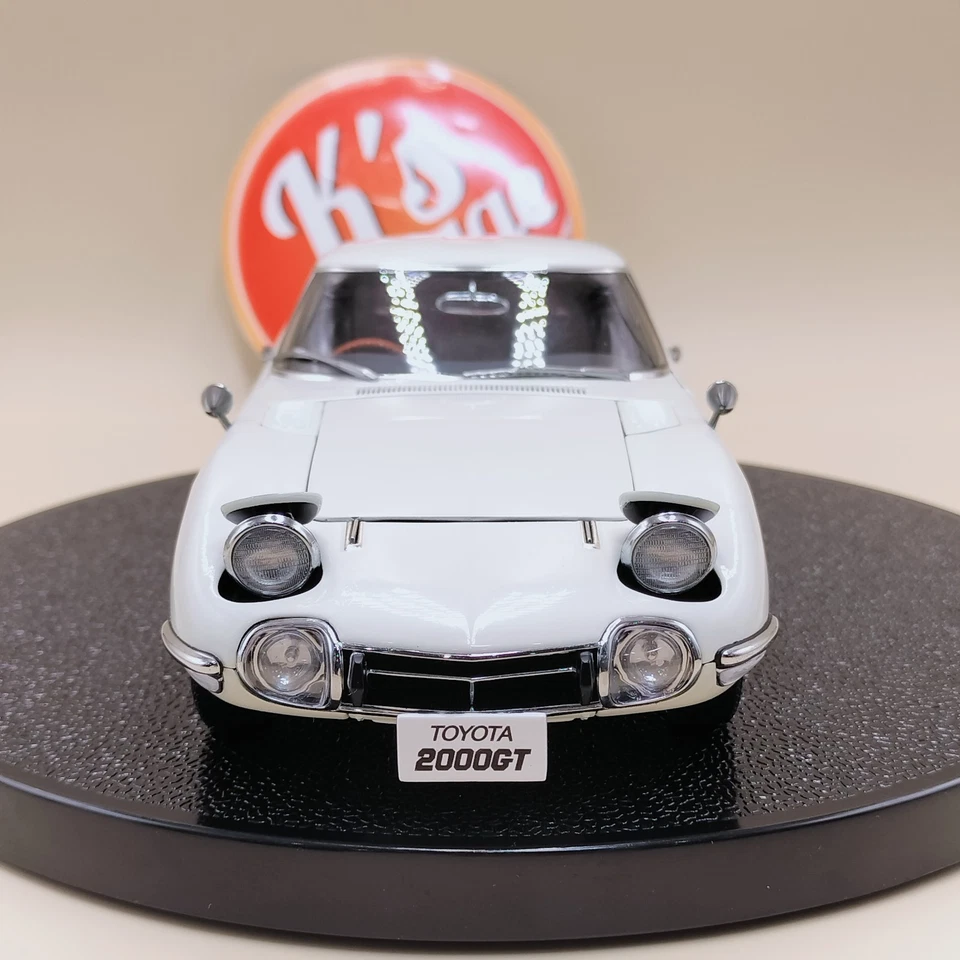 AUTOart 1/18 Toyota 2000 GT 2000GT Coupe White Upgraded 78747 Millennium - Image 2 of 4