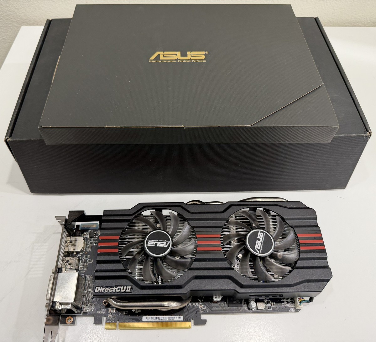 ASUS DirectCU II Dual-Fan Graphics Card with Box CrossFire Bridge