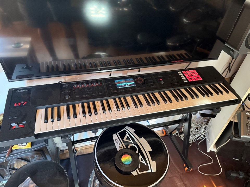 Roland FA07 Fantom Synth | eBay UK