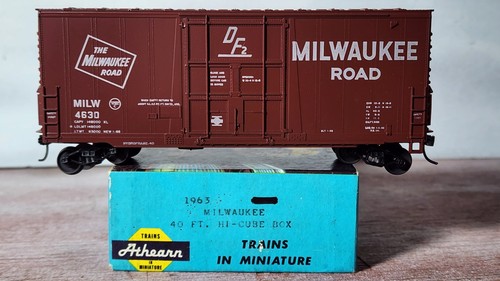 Milwaukee RR 40' Hi PD 4630 Boxcar con ruedas de metal Kadee Athearn 1963 construido HO | Zustand: Used