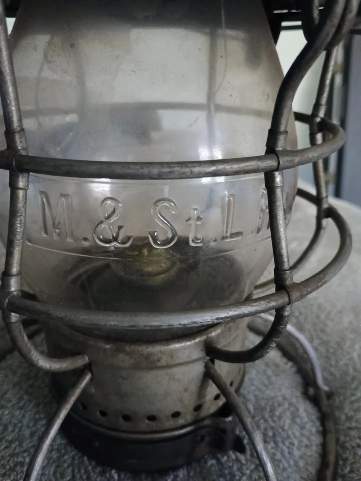Armspear Mfg Co - M. & St. L R.V. Railroad Train Lantern - Image 4 of 4