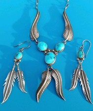 VINTAGE NAVAJO TURQUOISE  STERLING SILVER FEA...