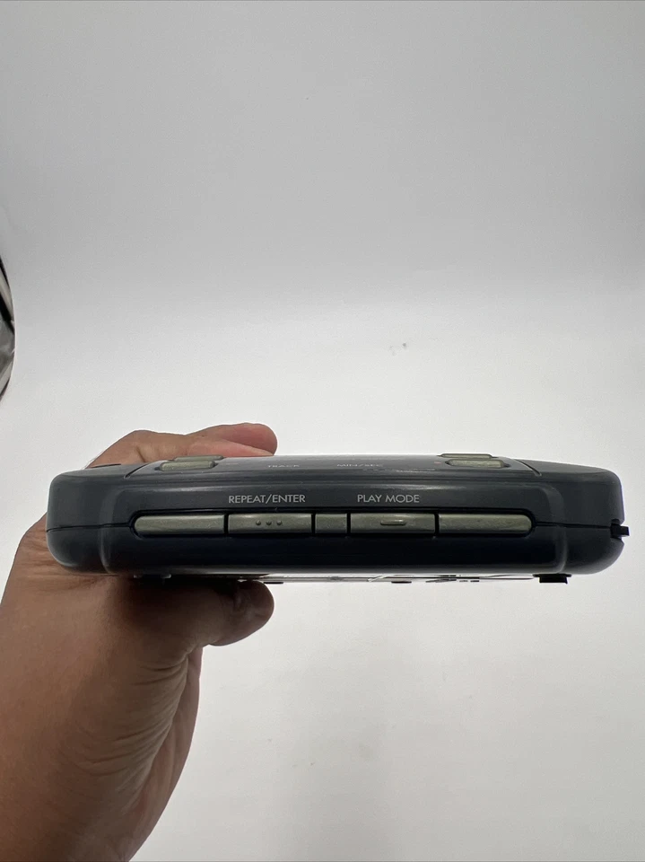 Винтажный портативный проигрыватель компакт-дисков RCA RP-7903A протестирован компакт-диск 1994 года - Изображение 4 из 4