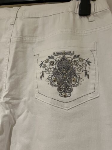 WHITE Denim Classic Fit Bling Embellished Pocket Stretch Jeans Size 18, NWT - Picture 5 of 7
