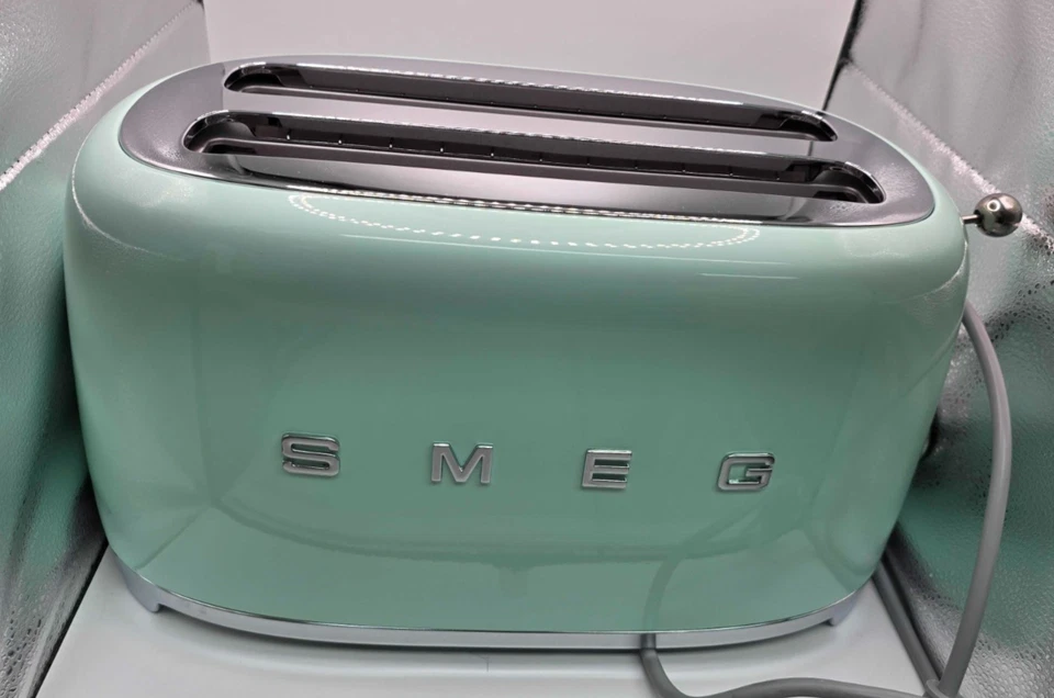 Tostadora SMEG Estilo Retro Años 50 2 Rebanadas Anchas-Verde Lima Foto 3 de 4
