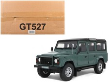 2016 Land Rover Defender 3 Station Wagon Green/Black Top 1/18 GT Spirit