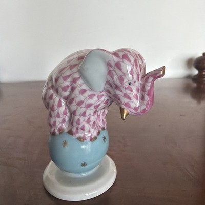 HEREND DANCING ELEPHANT RASPBERRY FISHNET #VHP-05215 BRAND NIB 24K GOLD F/SH