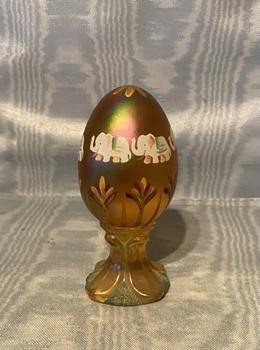 Vintage Rare Fenton Hand Painted  Elephants  Pedestal Egg Figurine      USA