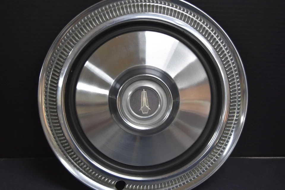 1974 1979 Plymouth 14" wheel Hub Cap Valiant Duster Barracuda Scamp OEM Mopar  - Image 2 of 4
