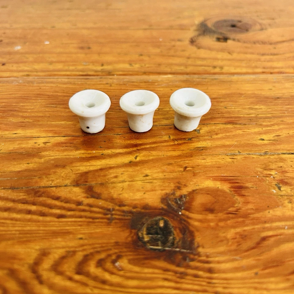 Set of 3 Vintage Mini White Porcelain Cabinet Drawer Pulls Donut Ring Style Foto 4 de 4