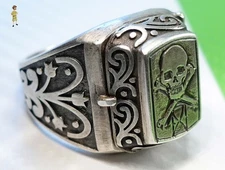 ✅ANTIQUE SOLID SILVER  VERY HEAVY 0.900 SKULL RING SECRET COMPARTMENT year 1930
