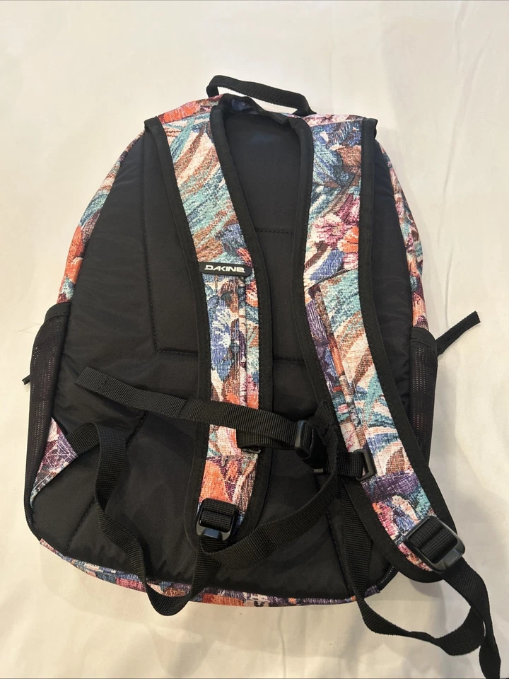 Mochila Dakine Campus S 18L 8 bits floral Foto 3 de 4