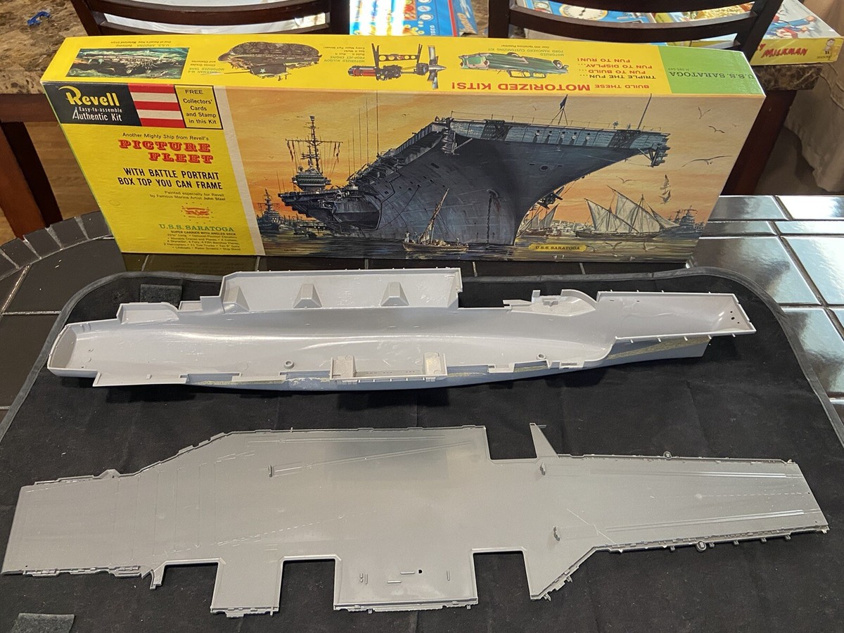 MAQUETTE BATEAU PORTE avions Charles de Gaulle avec