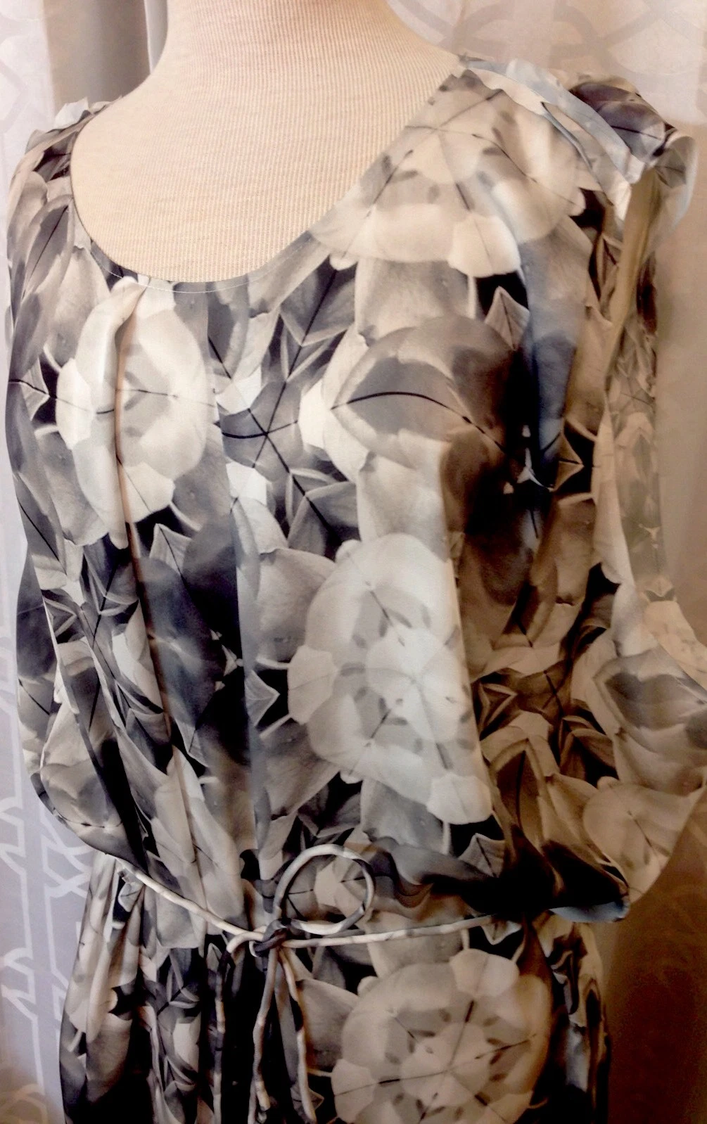 ACNE STUDIOS Abito lungo acne grigio floreale poli si sente come seta taglia 34 spacco schiena