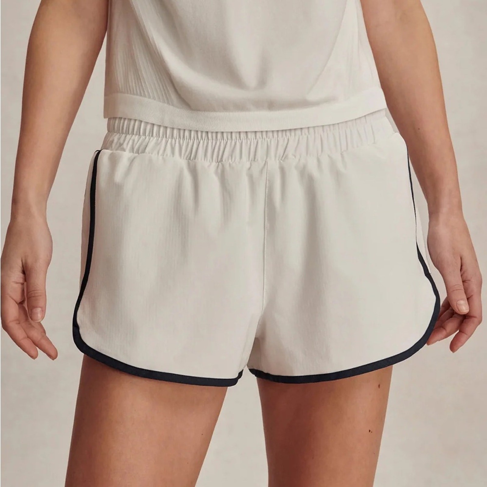 "NWT Varley Arlington Running Short 2\" Women’s Medium White Ripstop Activewear"