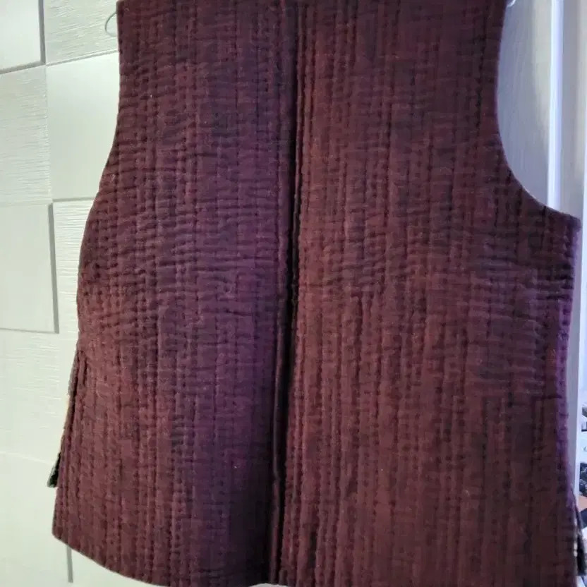 Patchwork Quilted Vest - Unique Design, Warm & St… - image 1