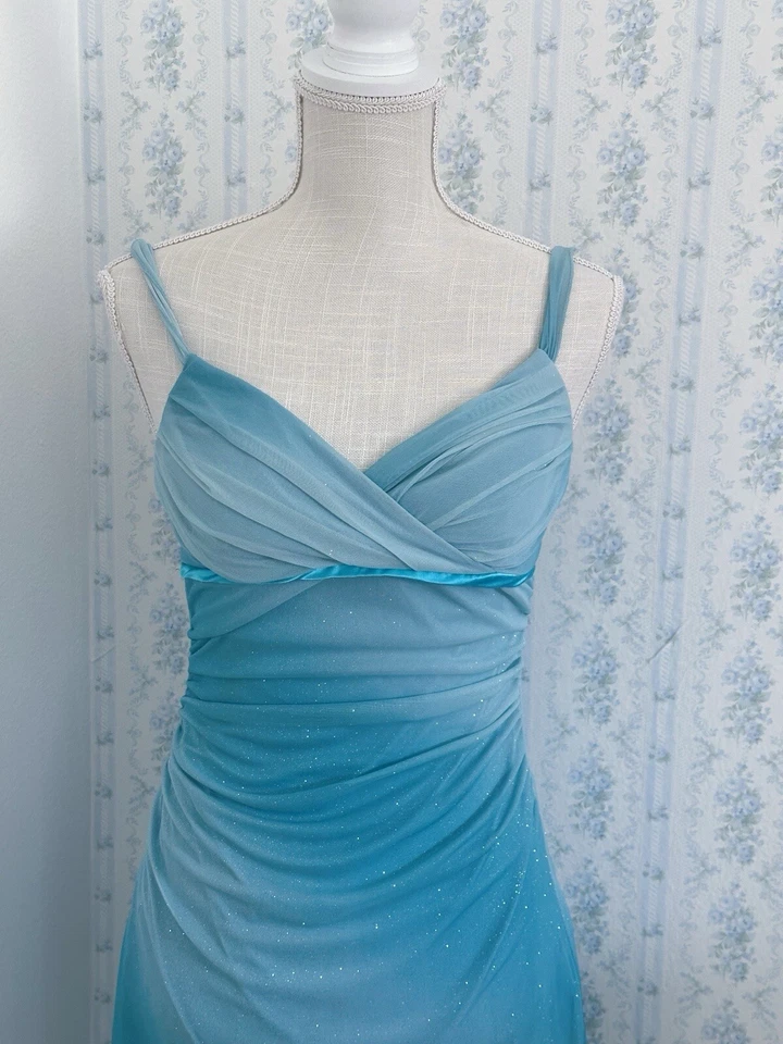 Vestido formal vintage azul hada brillante de Ruby Rox Foto 2 de 4