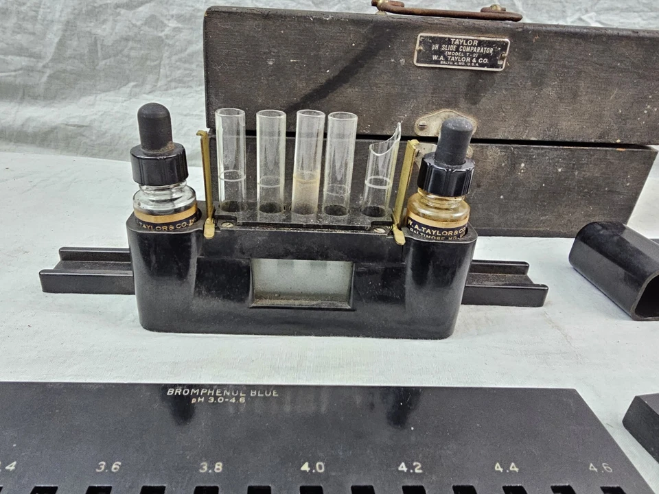 KIT COMPARADOR DE DIAPOSITIVAS VINTAGE TAYLOR PH MODELO T-2 CON ESTUCHE DE MADERA Foto 2 de 4